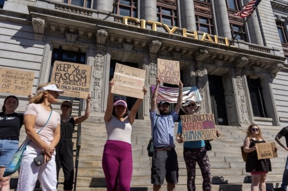Image for Abortion-rights protest outside City Hall in Newark contribution